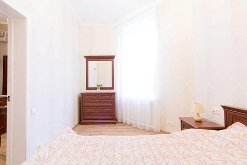 Apartment On Deribasovskaya 18 Odesa Exterior photo