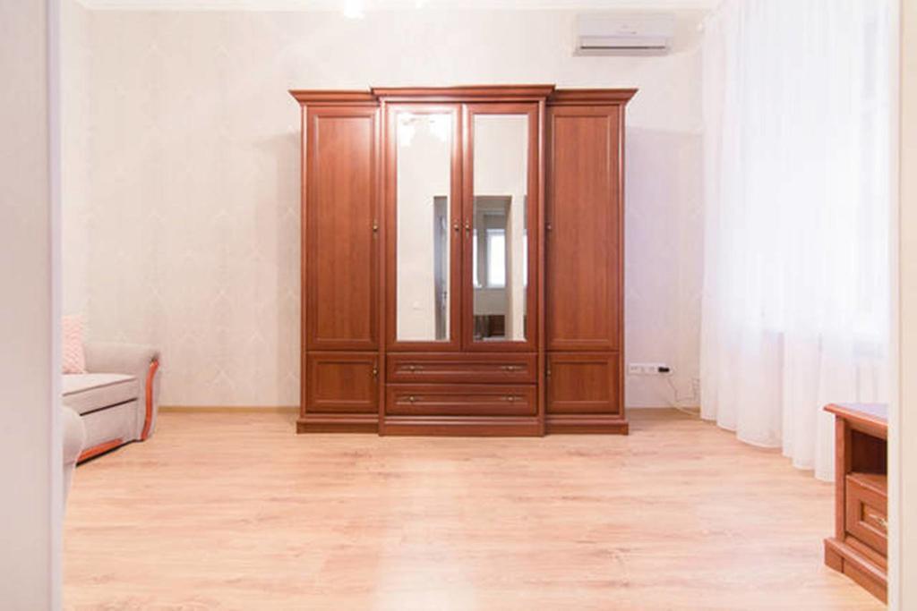 Apartment On Deribasovskaya 18 Odesa Exterior photo